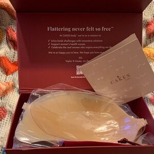 Cakes Body Red Gift Box